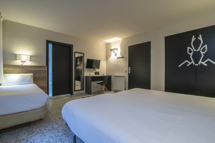 Room 17 of 48