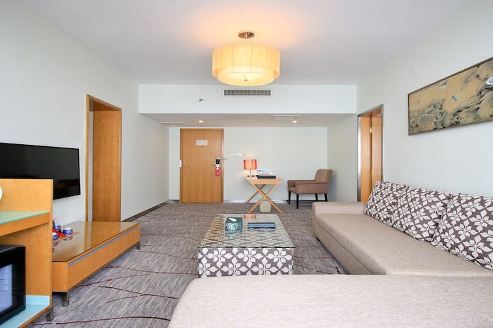 Room 3 of 41