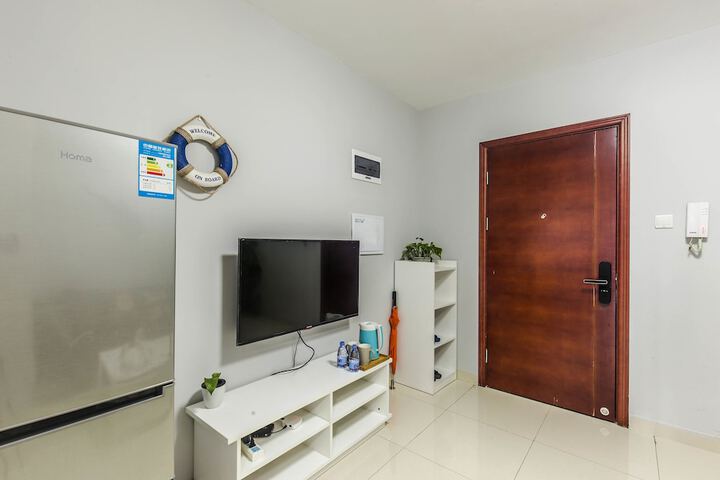Room 10 of 100