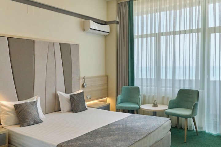 Room 6 of 38