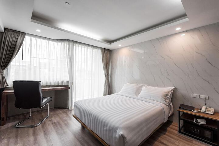 Room 17 of 44