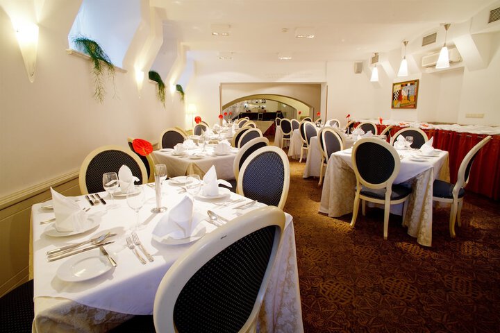 Dining 72 of 103