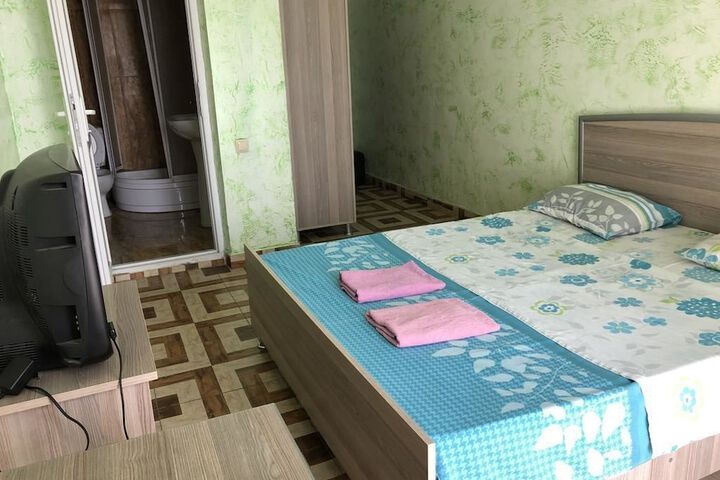 Room 3 of 32
