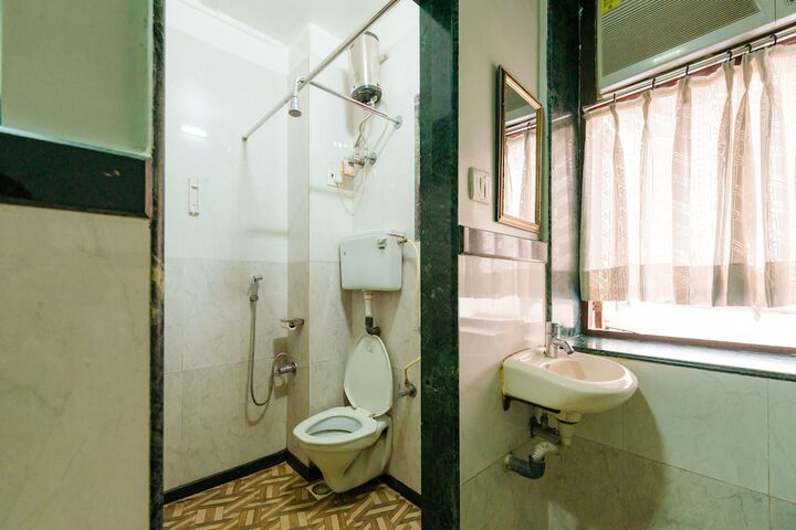 Room 27 of 45