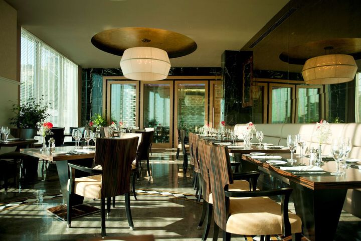 Dining 112 of 182