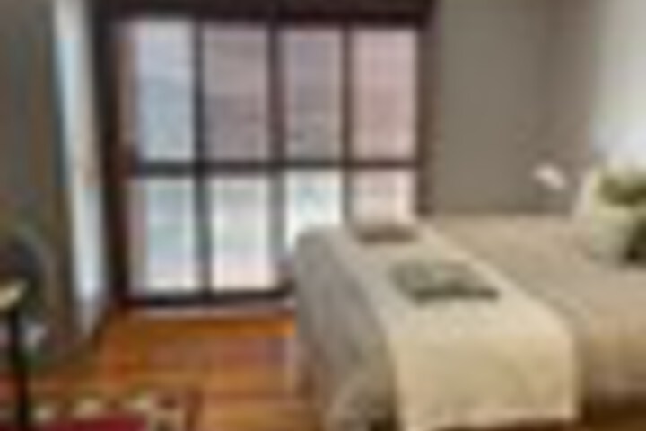 Room 32 of 123