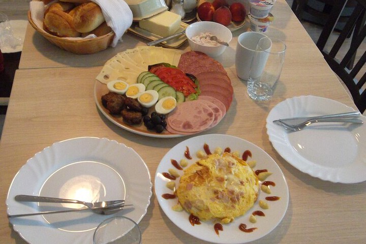 Breakfast/Coffee Service 28 of 37