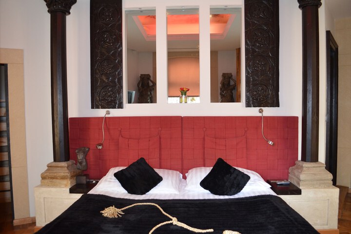 Room 3 of 18