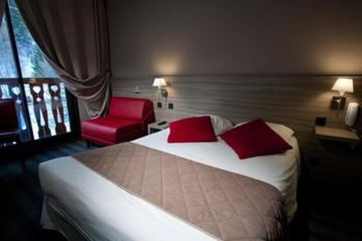 Room 16 of 32