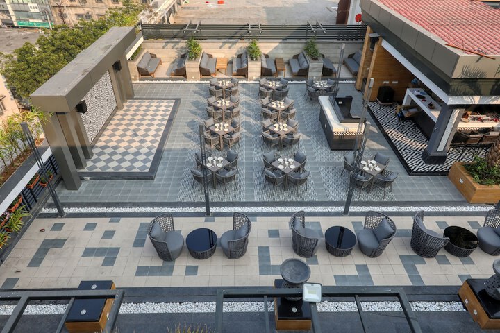 Hotel Exterior 26 of 31