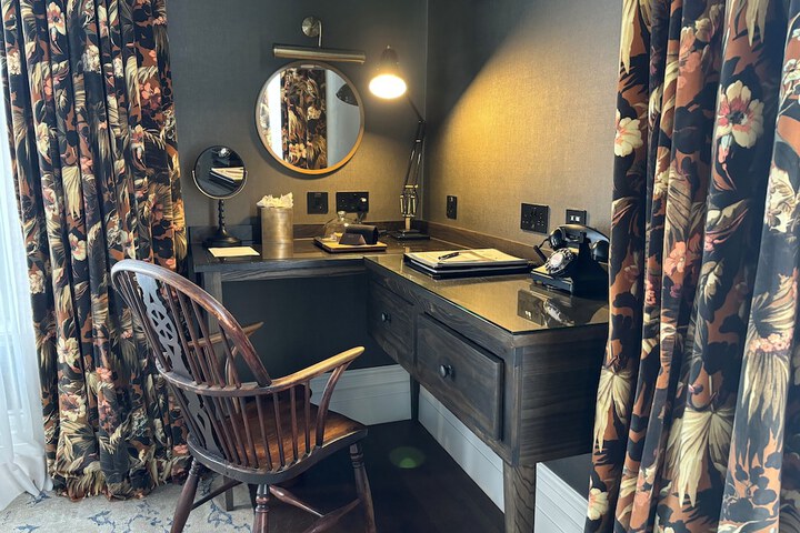 Room 38 of 90
