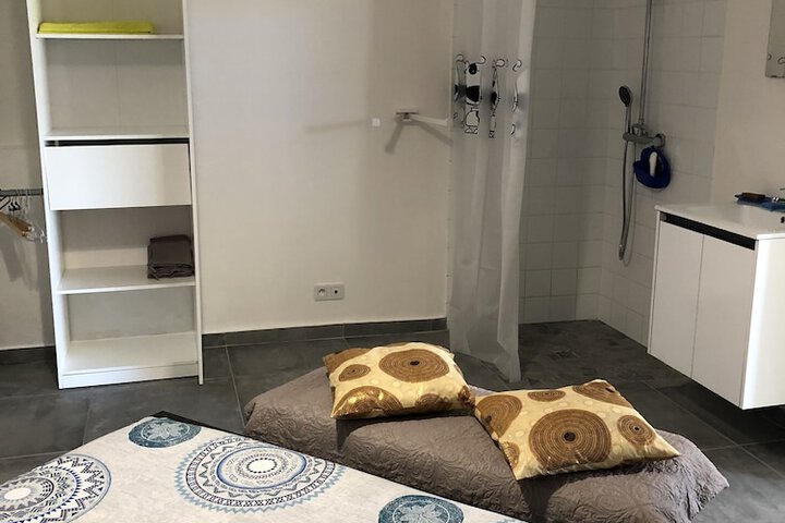 Room 5 of 46