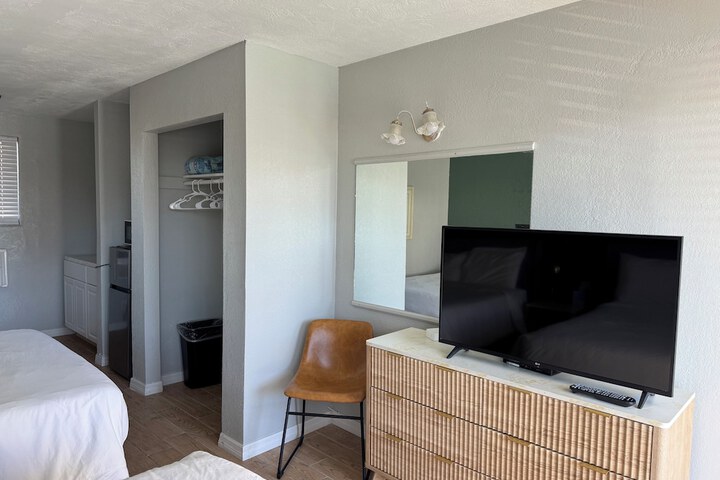 Room 19 of 62