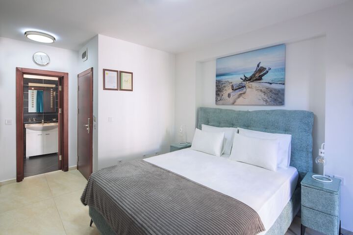 Room 10 of 55