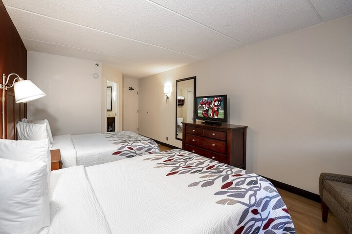 2 Double Beds (13 of 16)