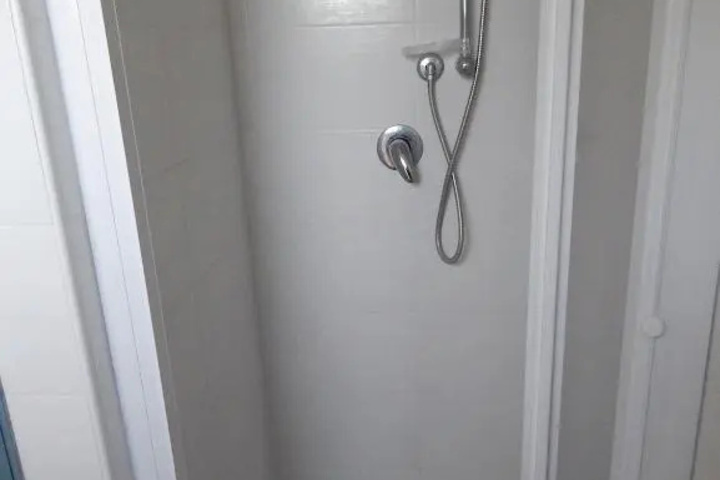 Room 6 of 13