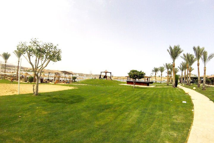 Hotel Exterior 42 of 47