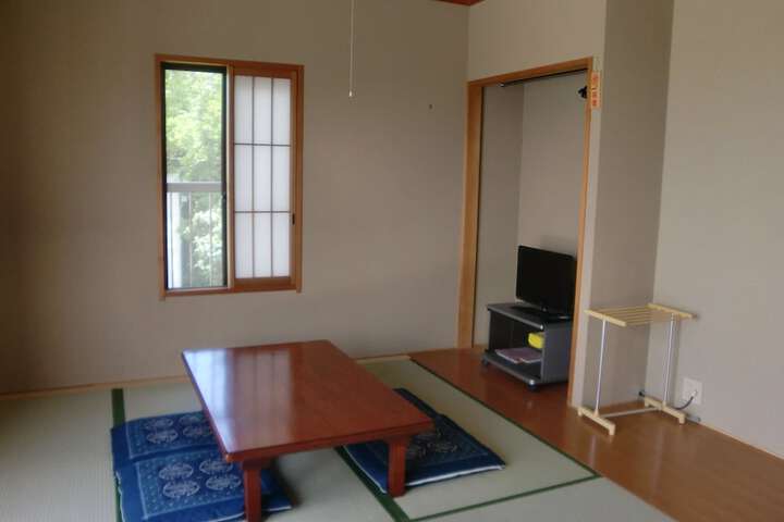 Room 5 of 14