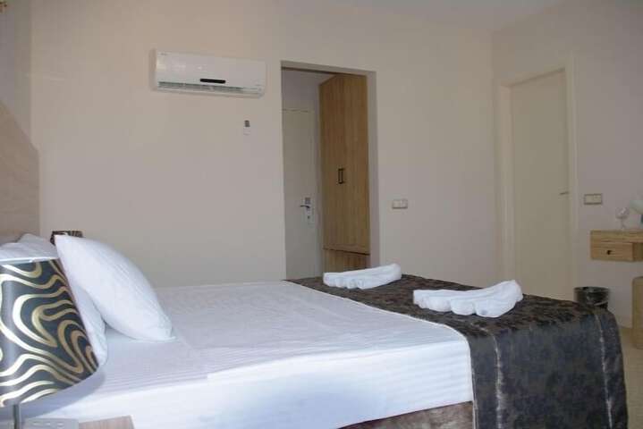 Room 5 of 51