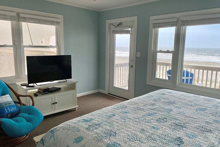 Room 13 of 38
