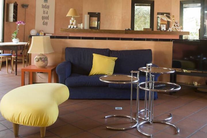 Lobby sitting area