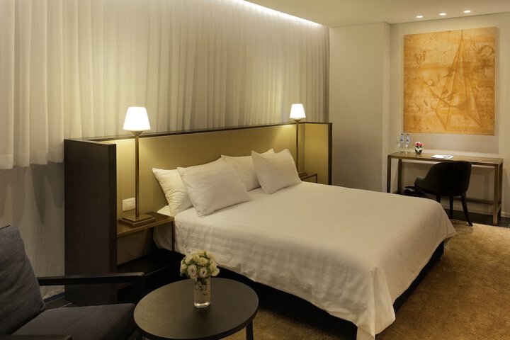 Room 5 of 52