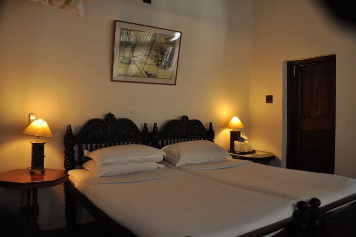 Room 12 of 43