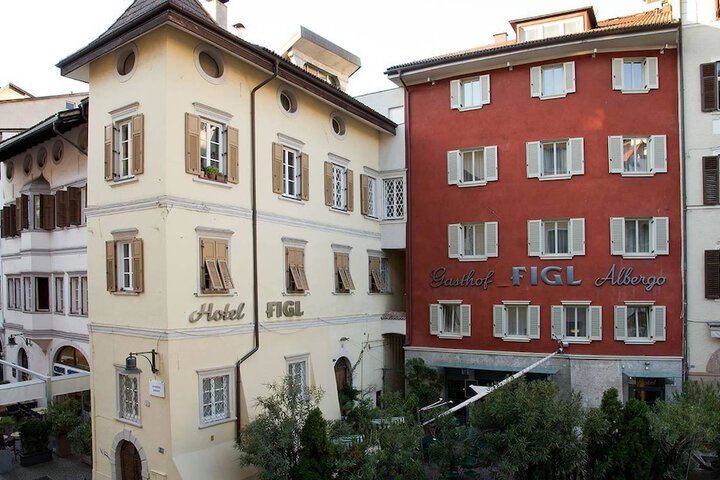 Exterior of Hotel Figl