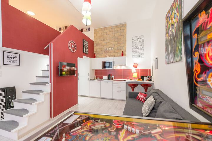 Room 10 of 29