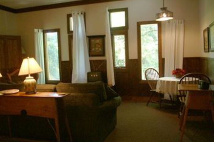 Room 28 of 73