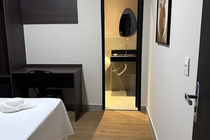 Room 5 of 15