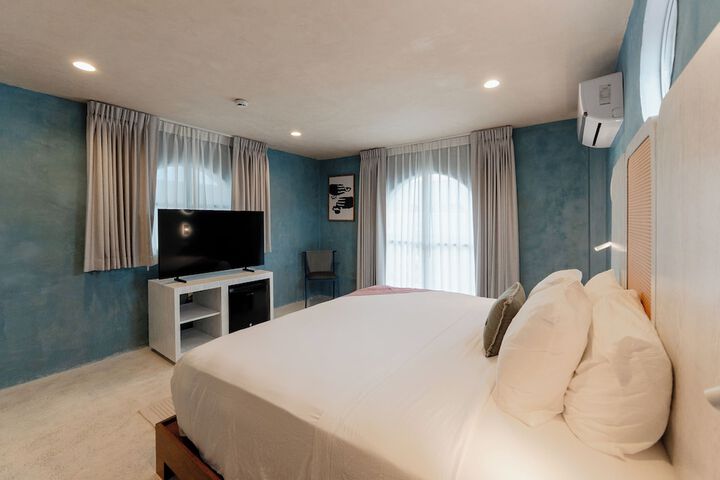 Room 5 of 51
