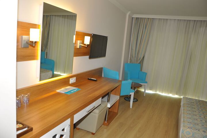 Room 14 of 93