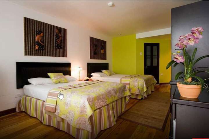 Room 14 of 33