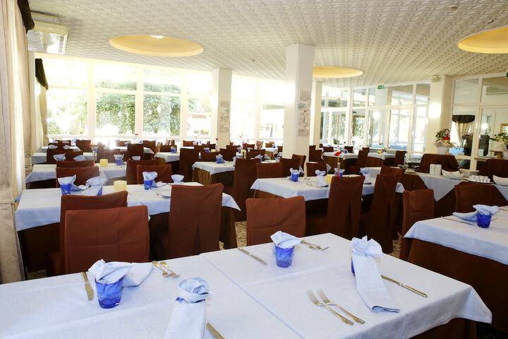 Dining Photos