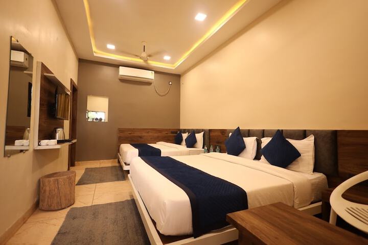 Room 3 of 23