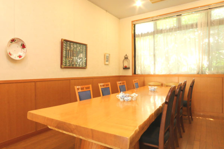 [Facilities] Restaurant << Tea Room / Forest Garden >>