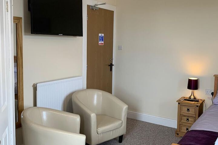Room 12 of 40