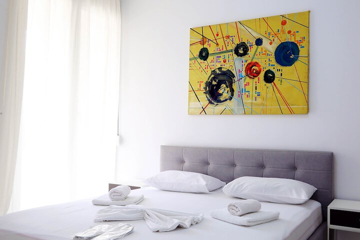 Room 11 of 163