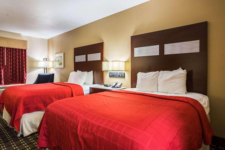 Basic 2 Queen Beds (3 of 6)