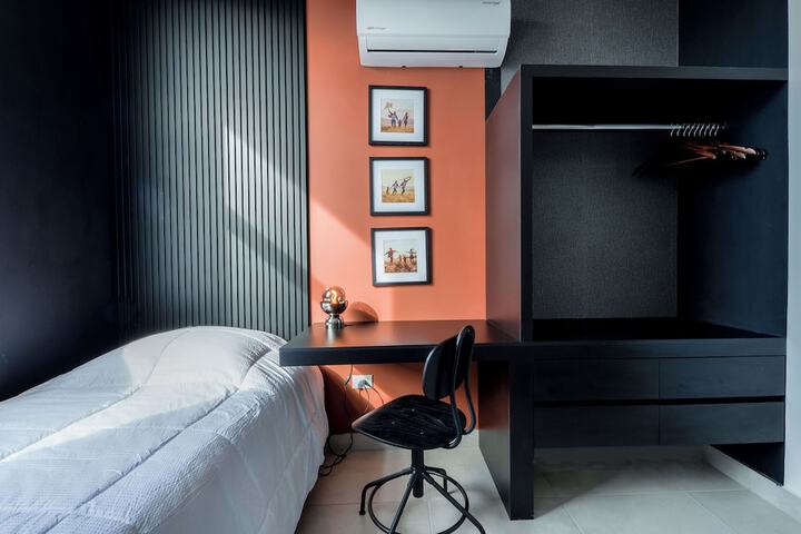 Room 18 of 249