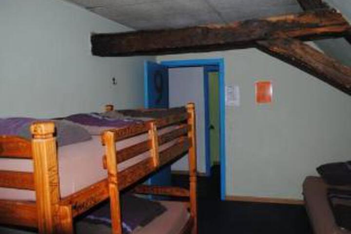 Room 13 of 24