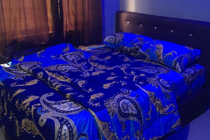 Room 6 of 15