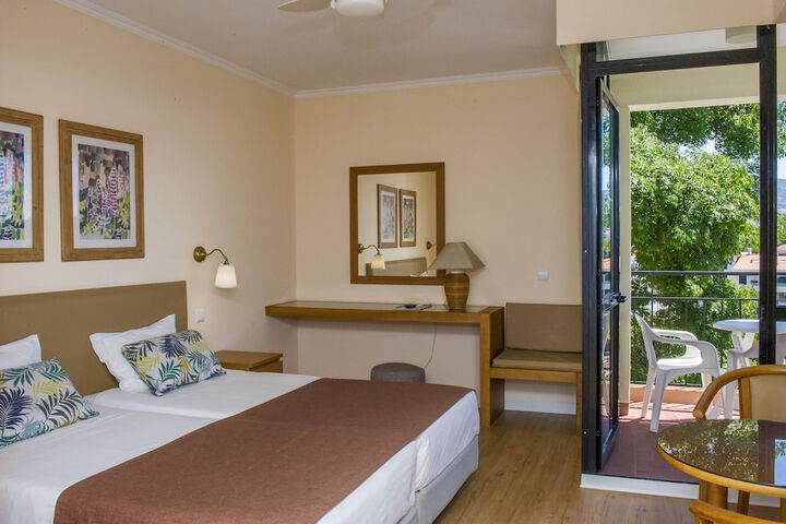 Room 8 of 113