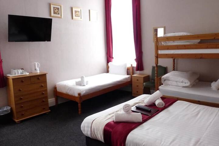 Room 7 of 35