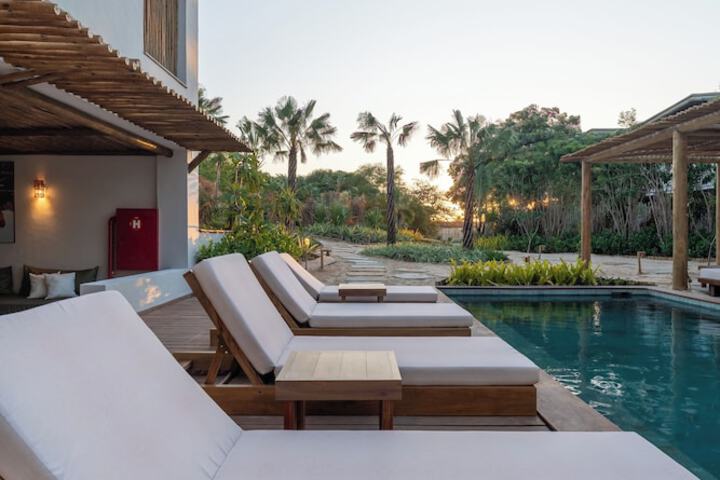 Pool 74 of 122