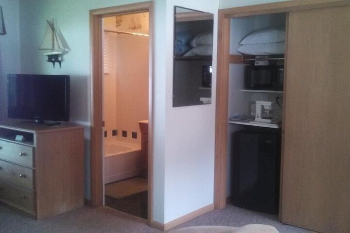 Room 7 of 33