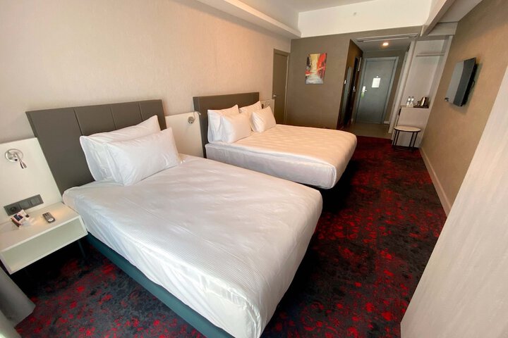 Room 21 of 36