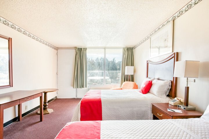 2 Double Beds (1 of 9)