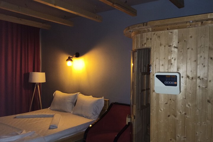 Room 45 of 80